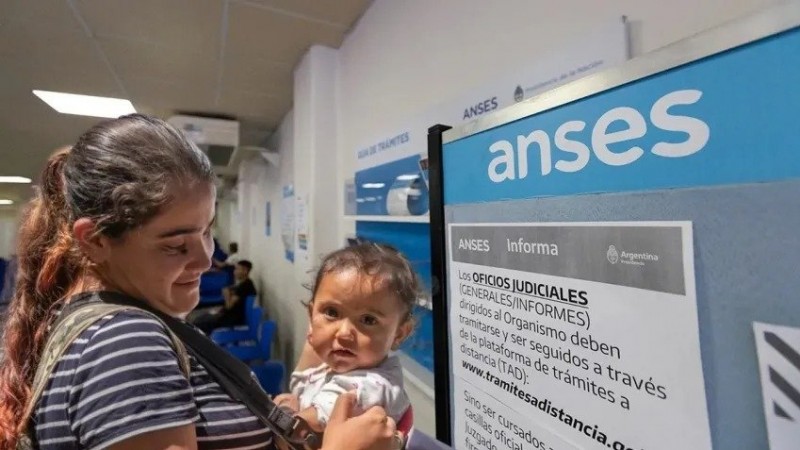 El Gobierno anunció aumentos para beneficiarios de la AUH y Tarjeta Alimentar